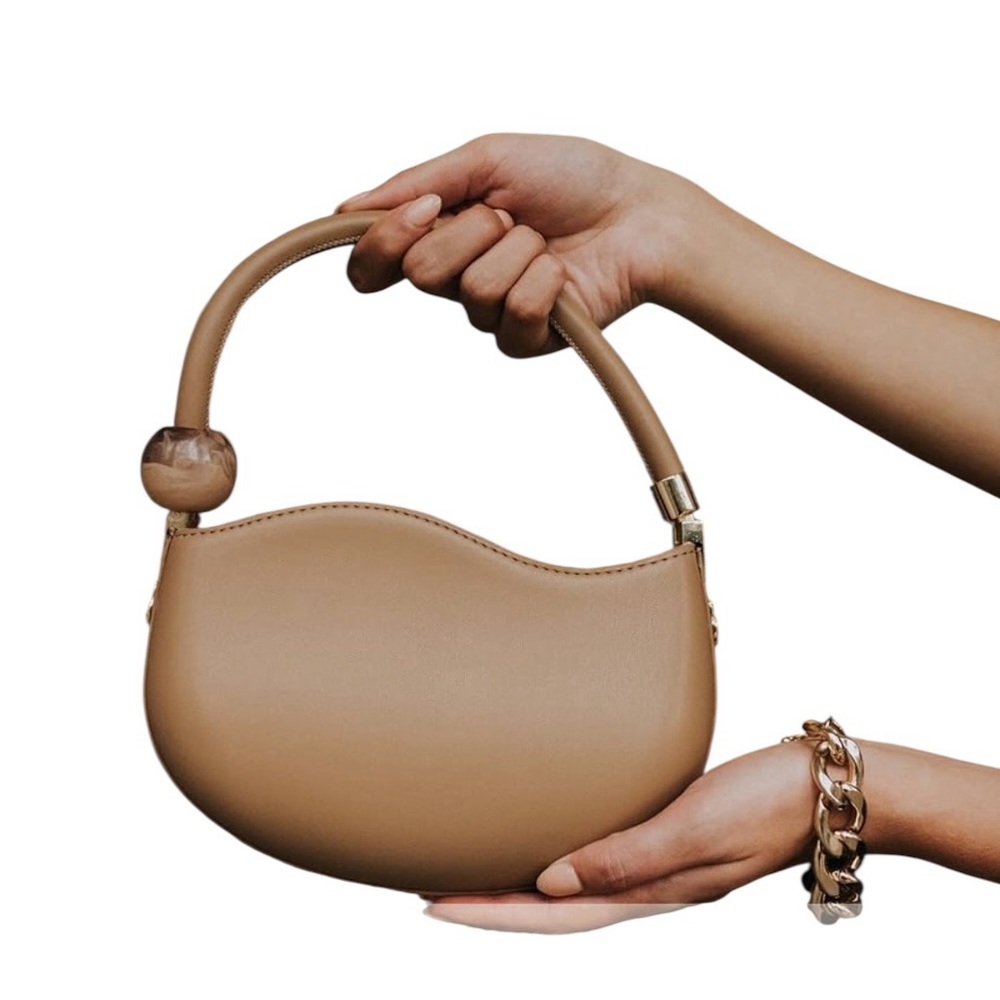 •EUC Melie Bianco Beige Vegan Leather Shoulder Bag Wave Pattern Gold Tone HW